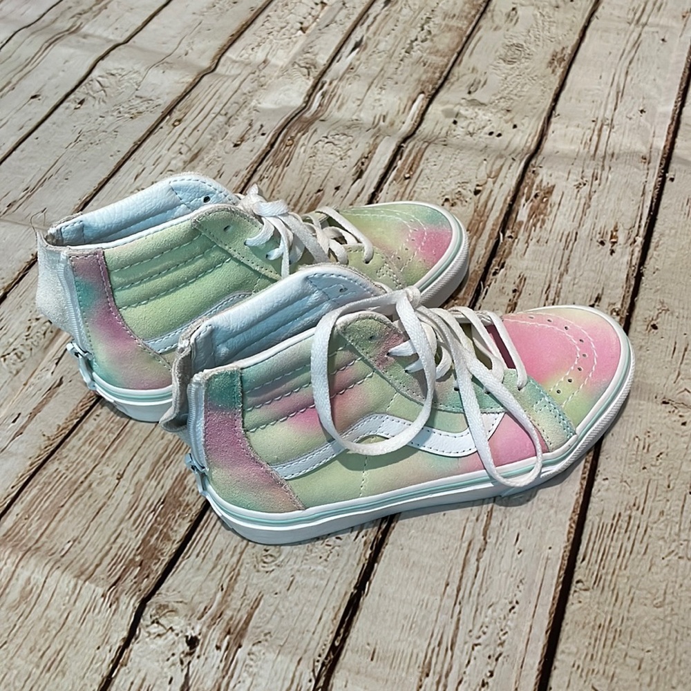 New Girls Sk8-high Zip Tie-Dye Vans